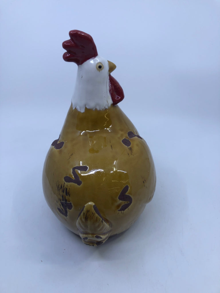 TAN DISTRESSED ROOSTER W/ WHITE HEAD CERAMIC.