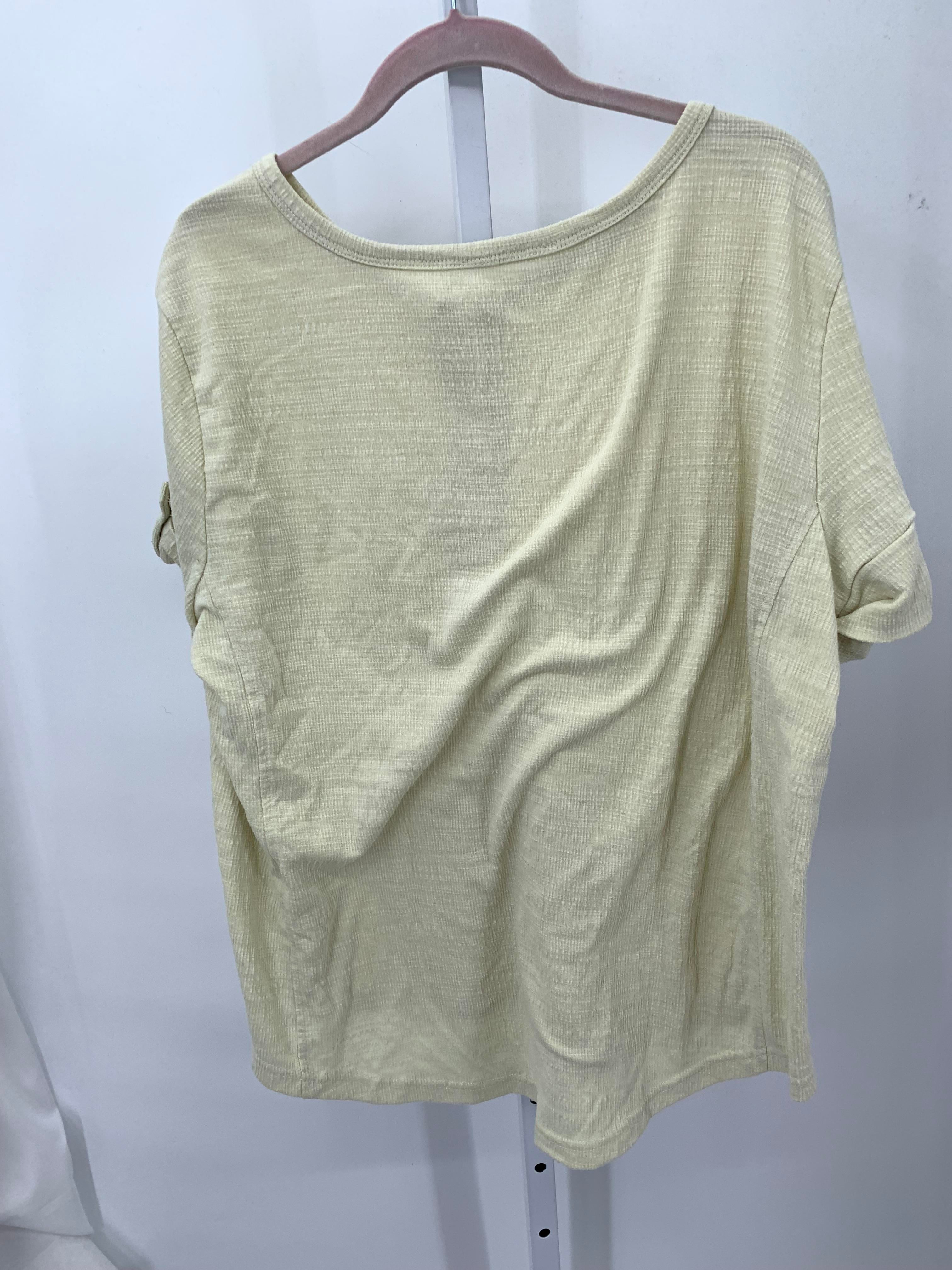 Size Extra Large Misses Short Sleeve Shirt