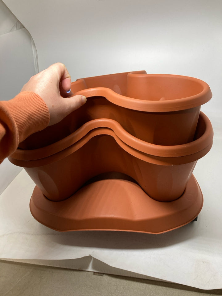3 TIER TRIPLE PLANTER ON ROLLING BASE