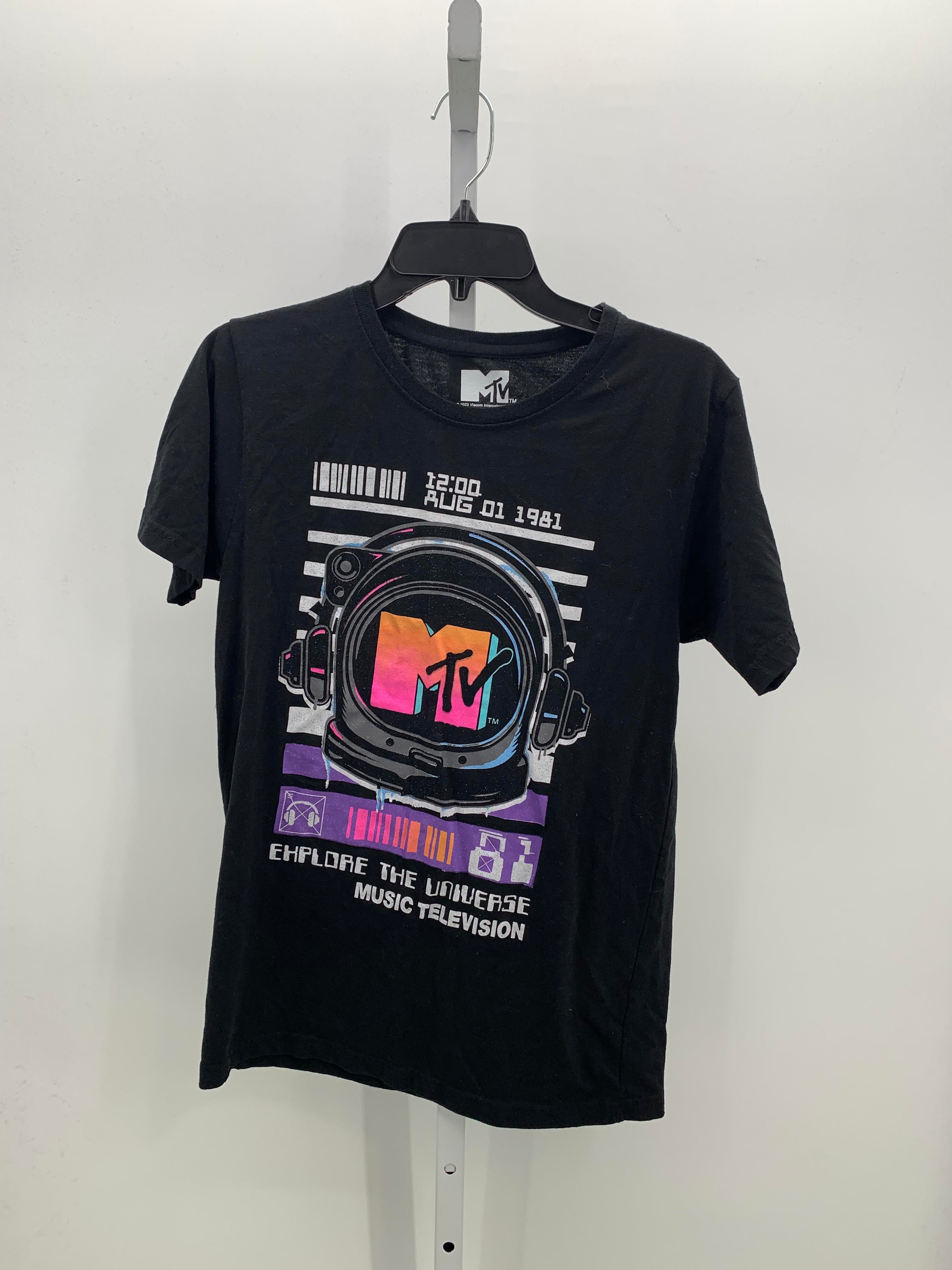 Size Medium Juniors Short Sleeve Shirt