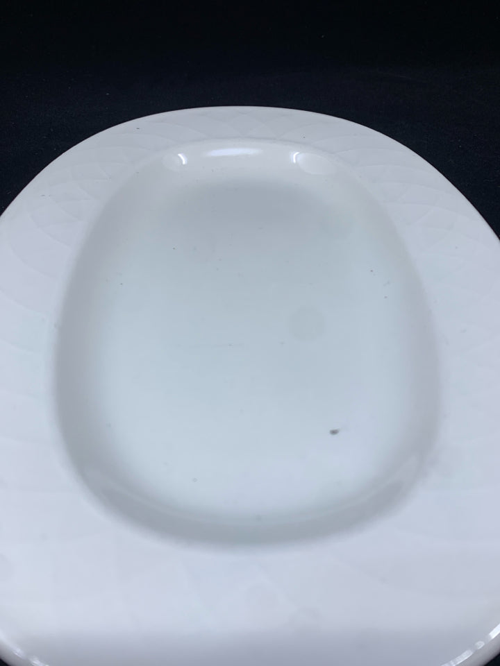 SMALL OVAL SERVING DISH.