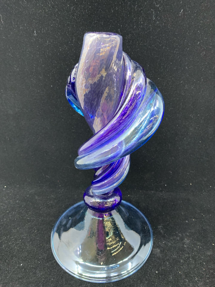 BLUE BLOWN GLASS SWIRL BUD VASE.