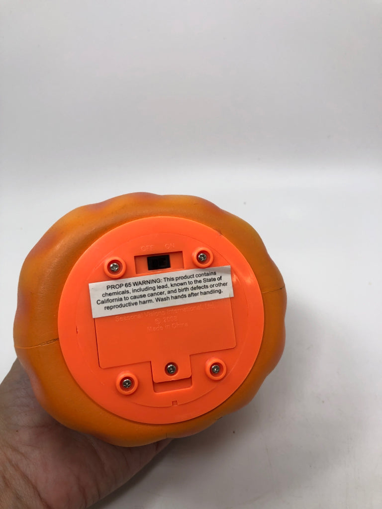 SM LIGHT-UP JACK-O-LANTERN.