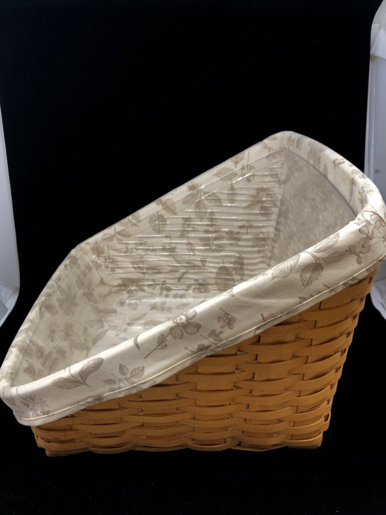 LARGE SLANT BASKET W/CREAM AND BROWN CLOTH LINER & PROTECTOR.