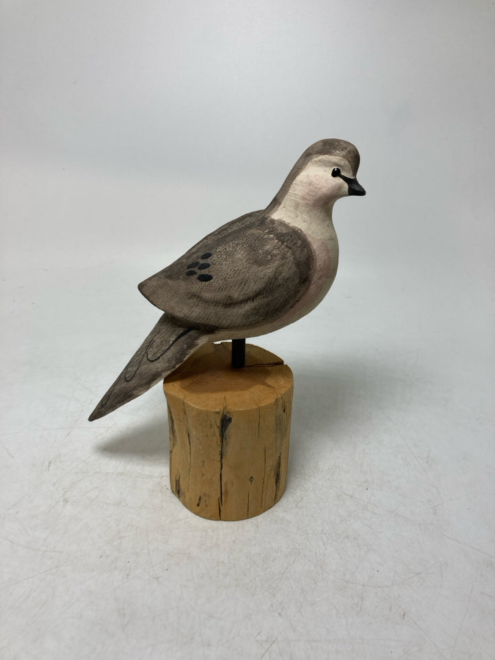 CARVED/PAINTED MORNING DOVE ON STUMP.