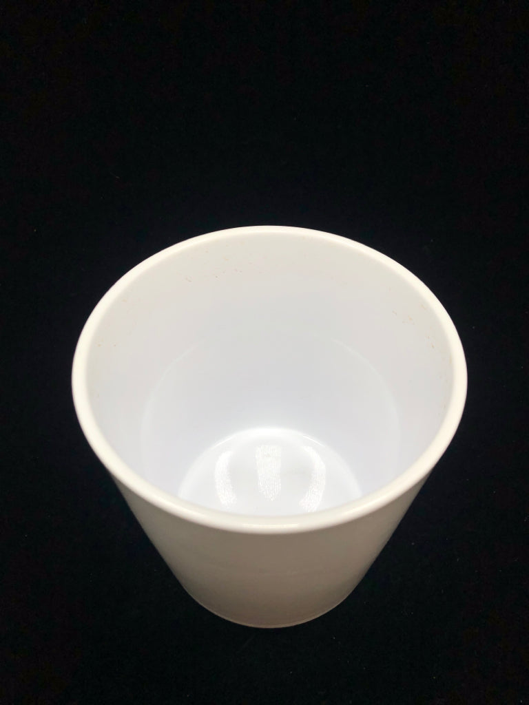 WHITE TERRA COTTA POT.