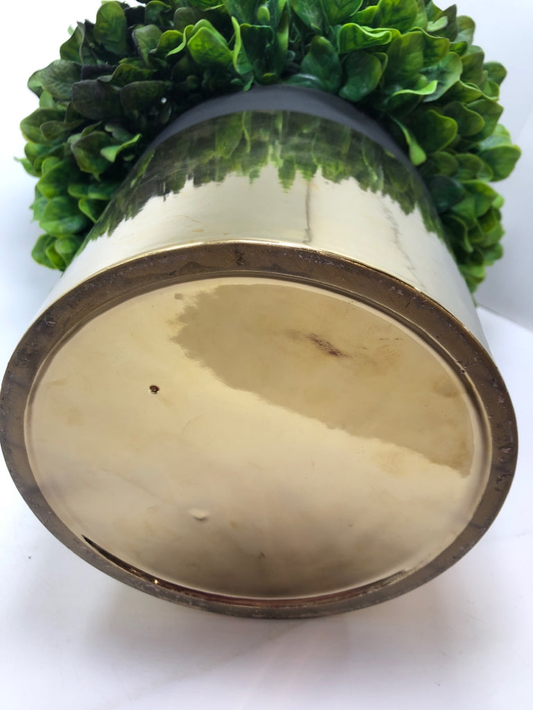 FAUX TOPIARY IN GOLD POT.