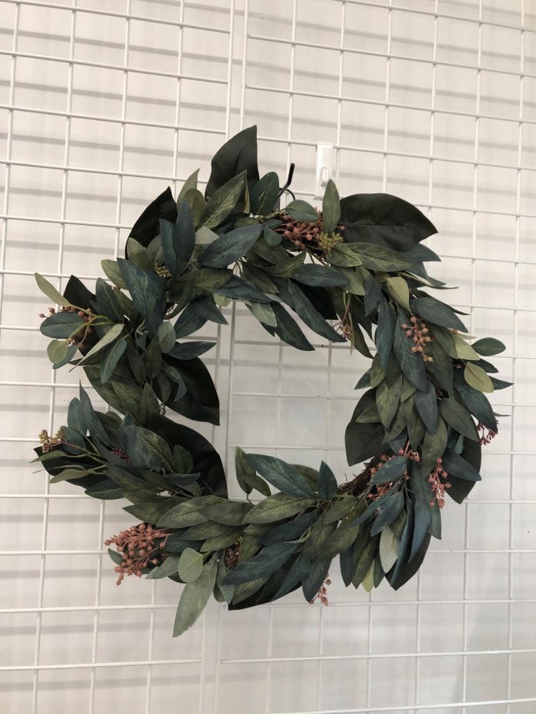 DARK LEAF WREATH W/FAUX SUCCULENTS.