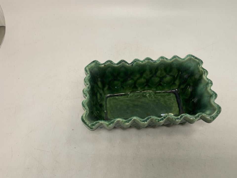 VTG DARK GREEN/BLUE SHINGLE PATTERN PLANTER.