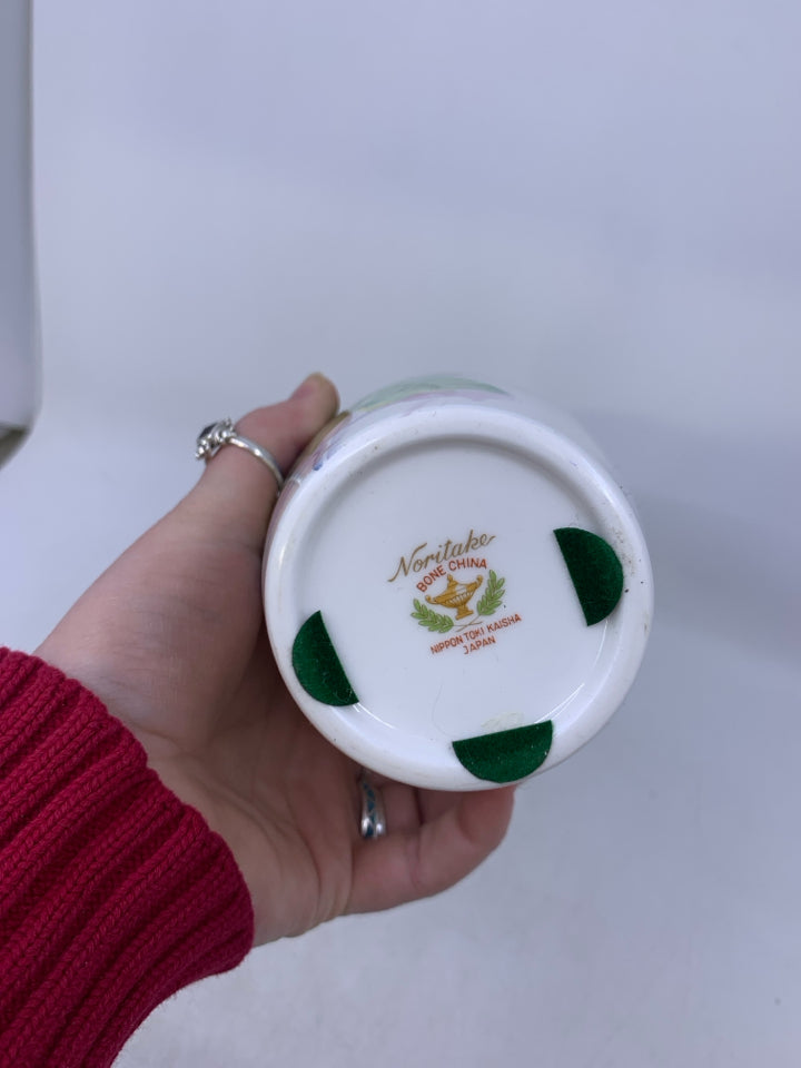 VTG PINK ROSES BONE CHINA NIPPON TOKI KAISHA VASE W/ GOLD RIM.