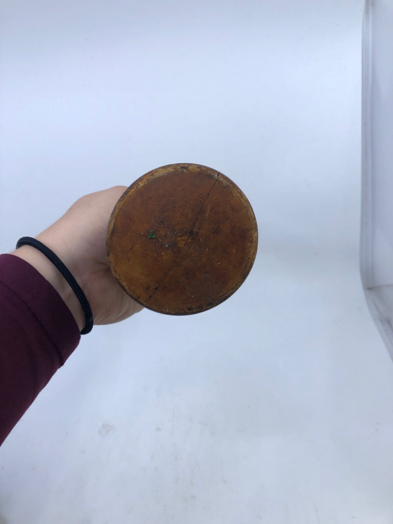 VTG WOODEN PESTLE.