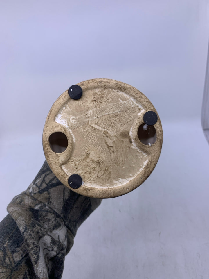 CERAMIC WHITE/GREY CRACKLE W/ FLORAL PILLAR CANDLE HOLDER.