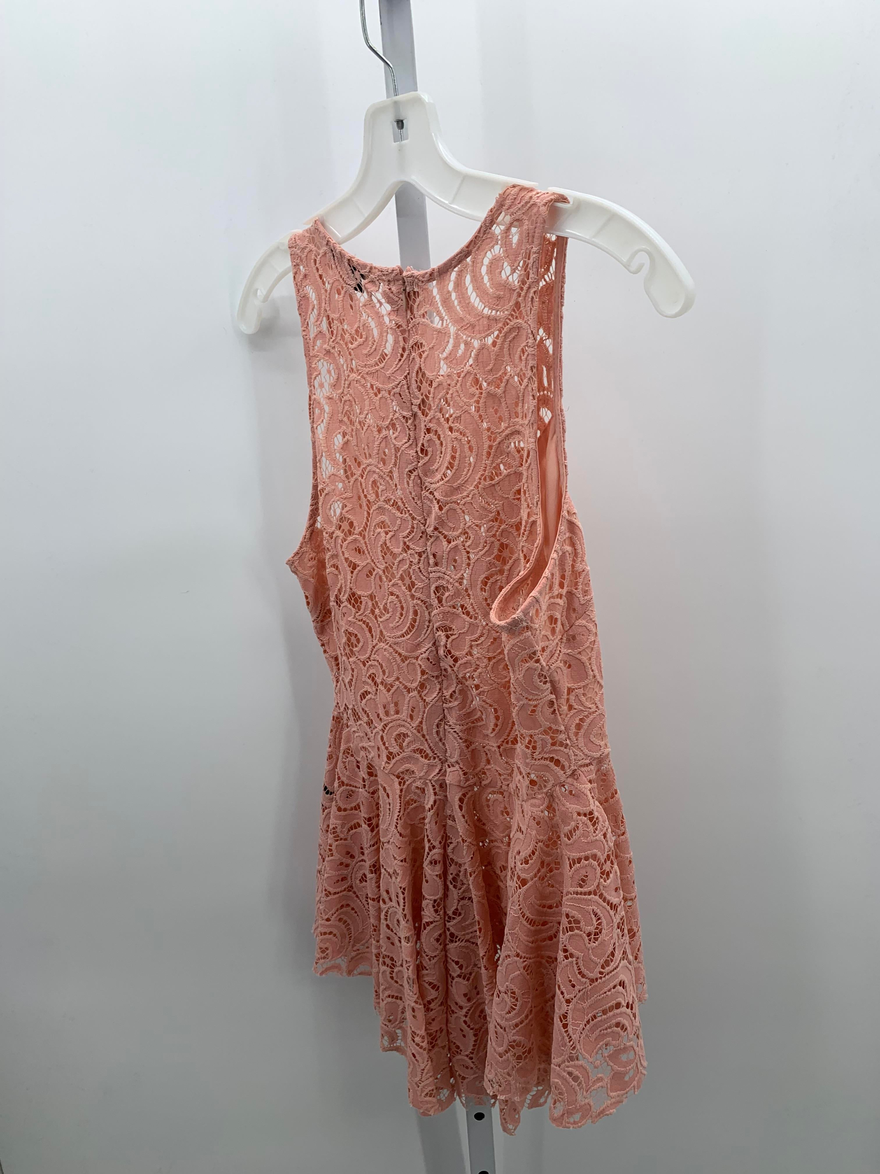 Size Medium Juniors Sleeveless Shirt