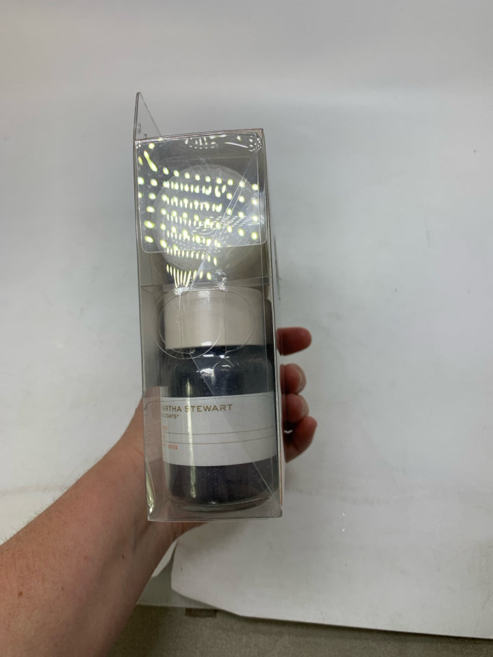 MARTHA STEWART GLITTER & GLUE SET.
