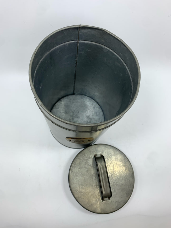 GREY METAL CANISTER W/VINTAGE LABEL AND LID.