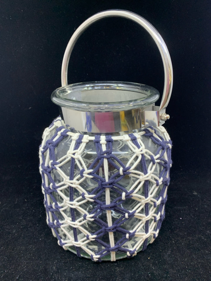 GLASS LANTERN SILVER HANDLE BLUE/WHITE NET.