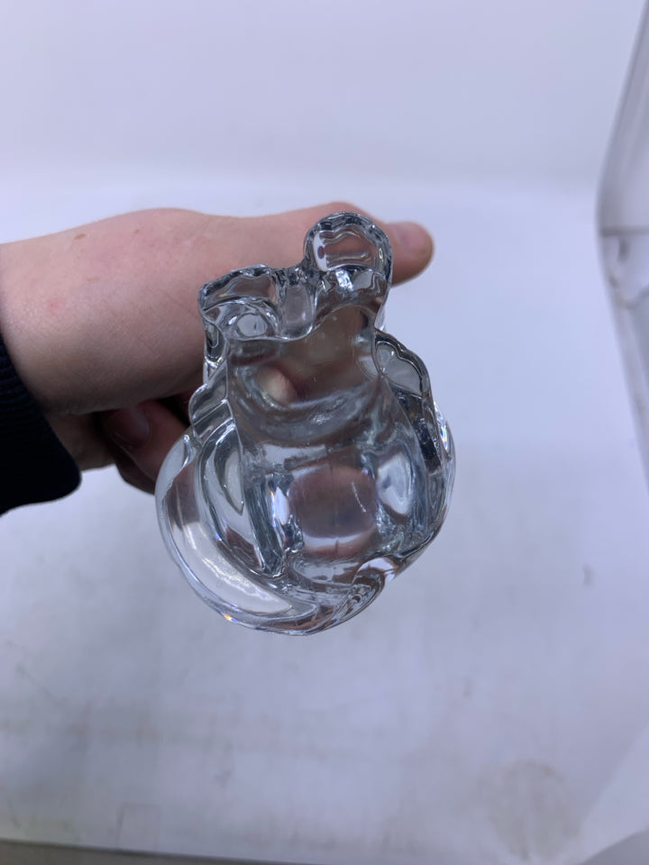 CLEAR GLASS SITTING CAT.