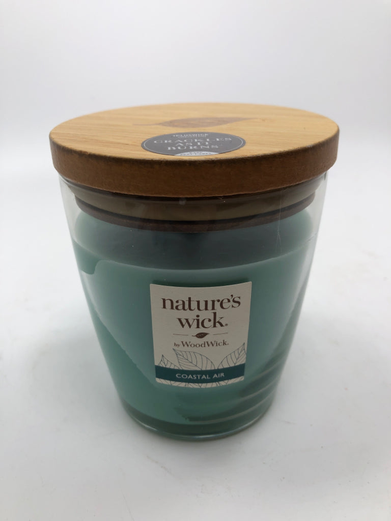 COASTAL AIR WOOD WICK CANDLE.