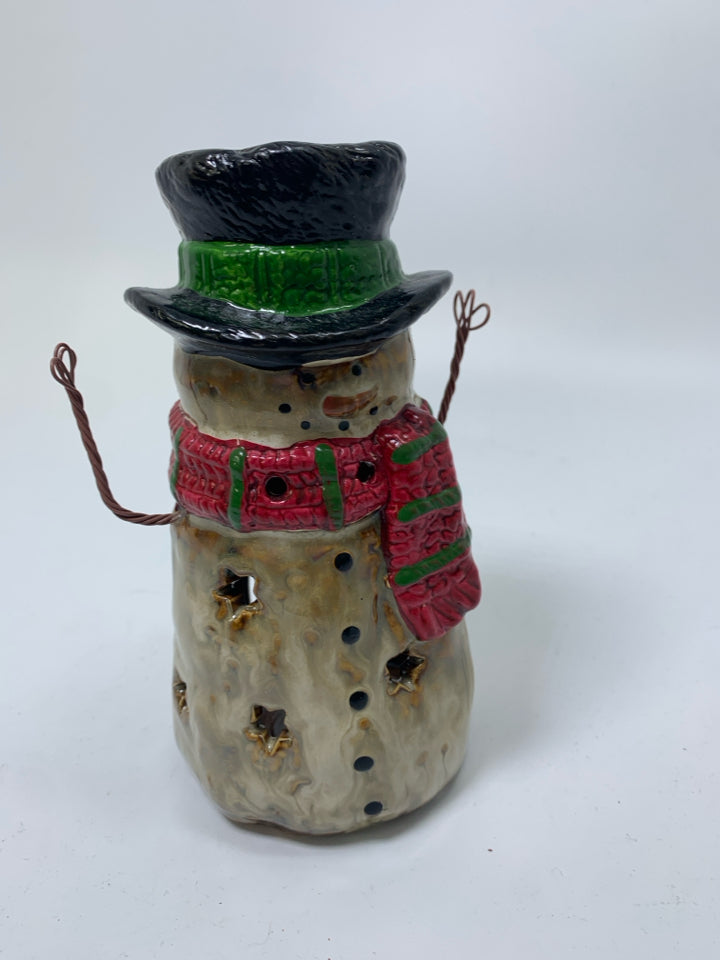YANKEE CANDLE STAR PIERCED SNOWMAN W/ BLACK HAT.