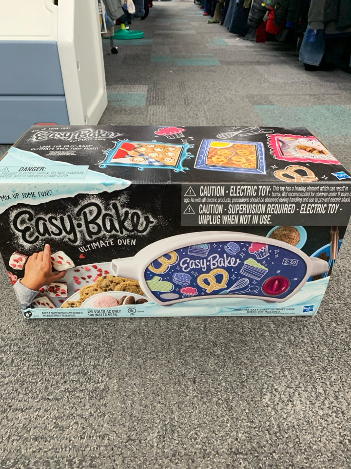 *New in Box* Easy Bake Ultimate Oven