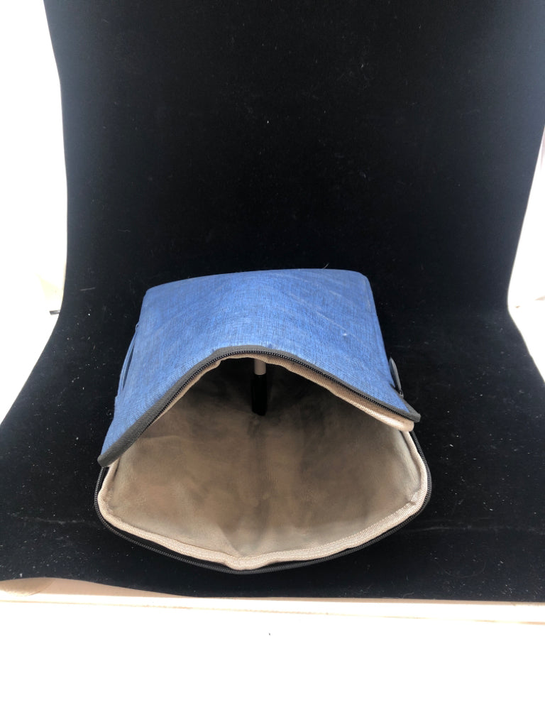 PROCASE BLUE LAPTOP CASE.