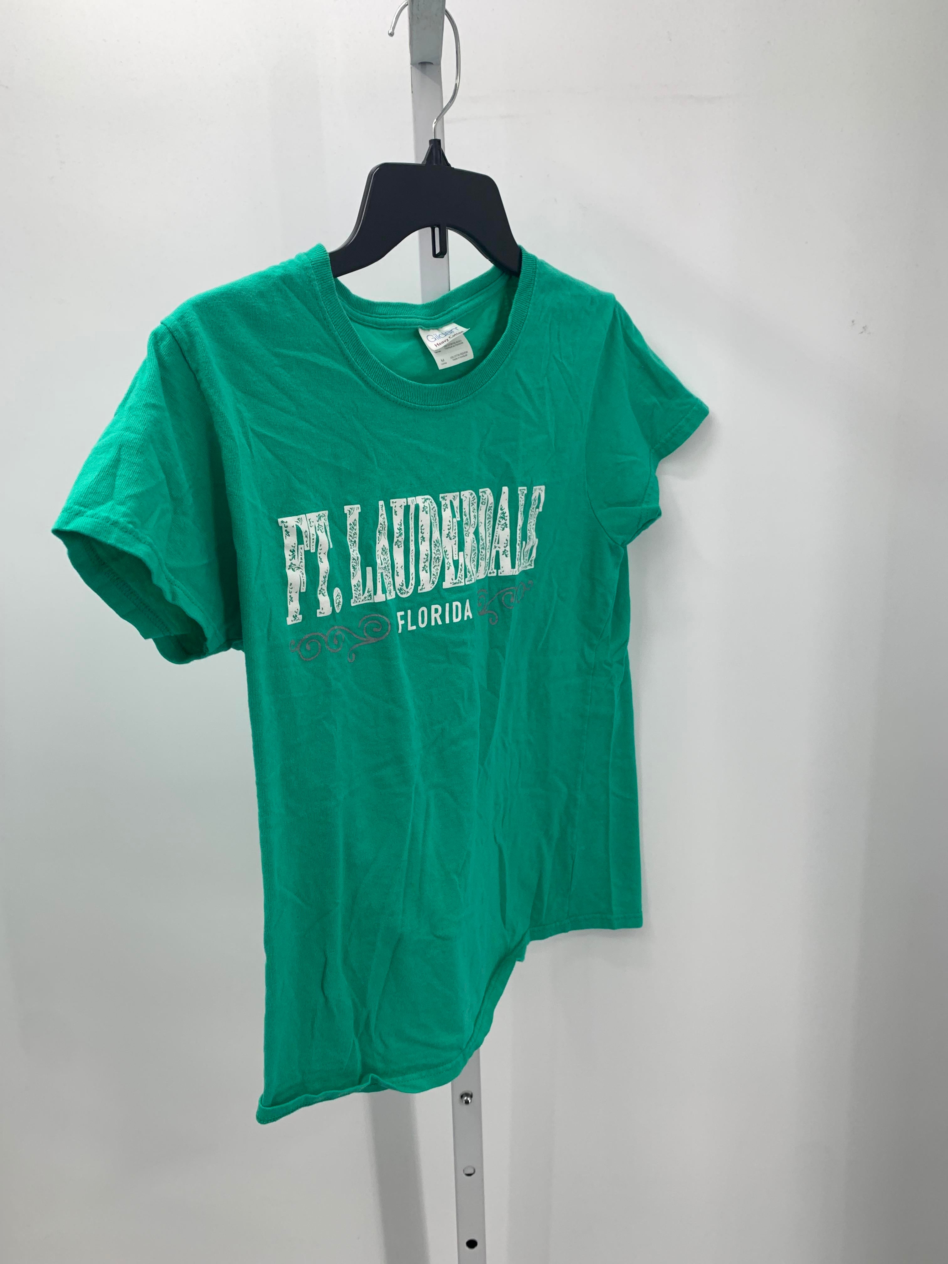 Gildan Size Medium Misses Short Sleeve Shirt