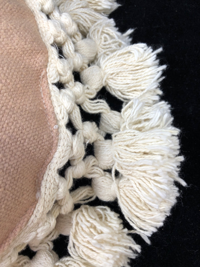 ROUND TAN ACCENT PILLOW W/TASSLE FRINGE.
