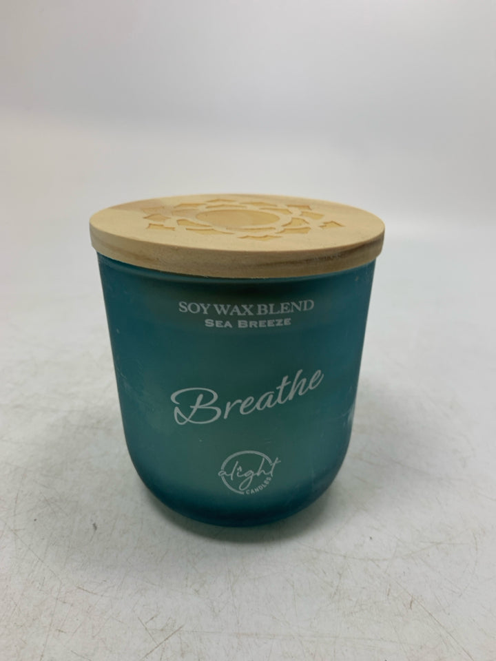 SOY WAX SEA BREEZE CANDLE.