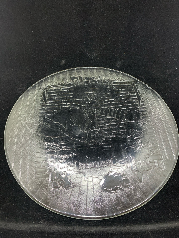 SANTA EMBOSSED CUT GLASS PLATTER.