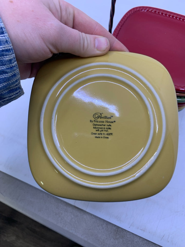 8 PAVILLION APPETIZER PLATES IN STAND.