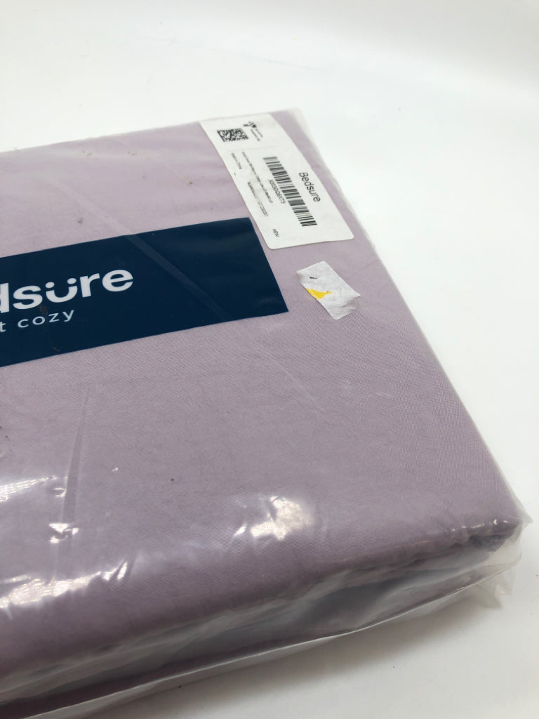 NIP PURPLE TWIN SIZE DUVET COVER.