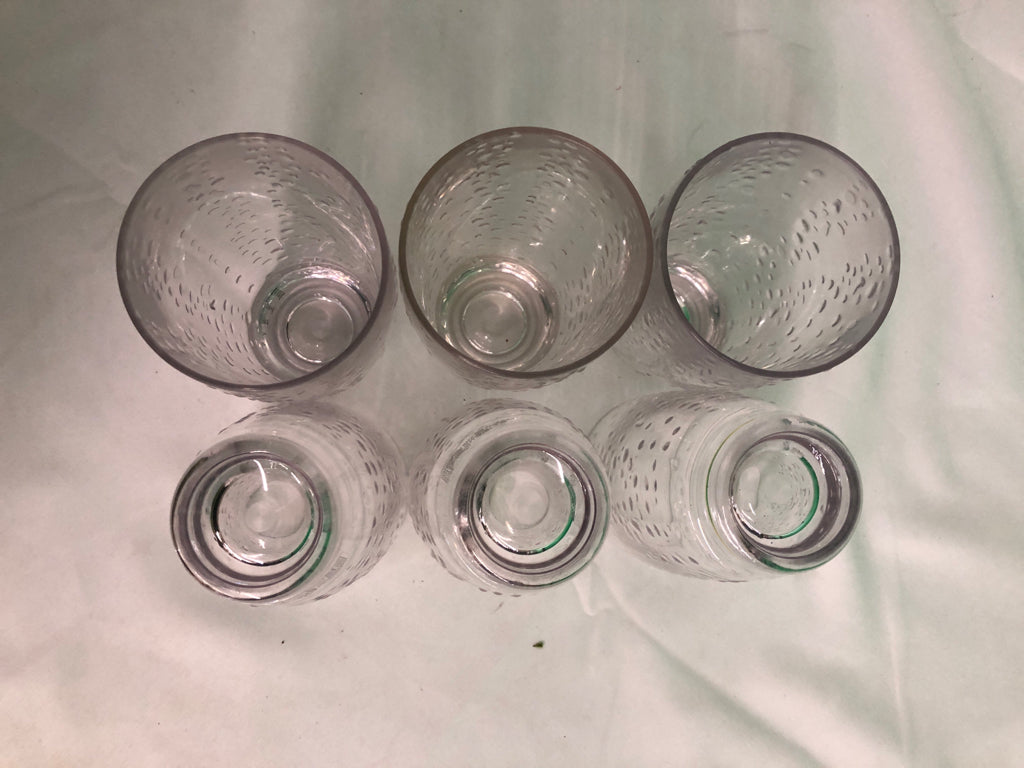 6 TALL PLASTIC BUBBLE GLASSES.