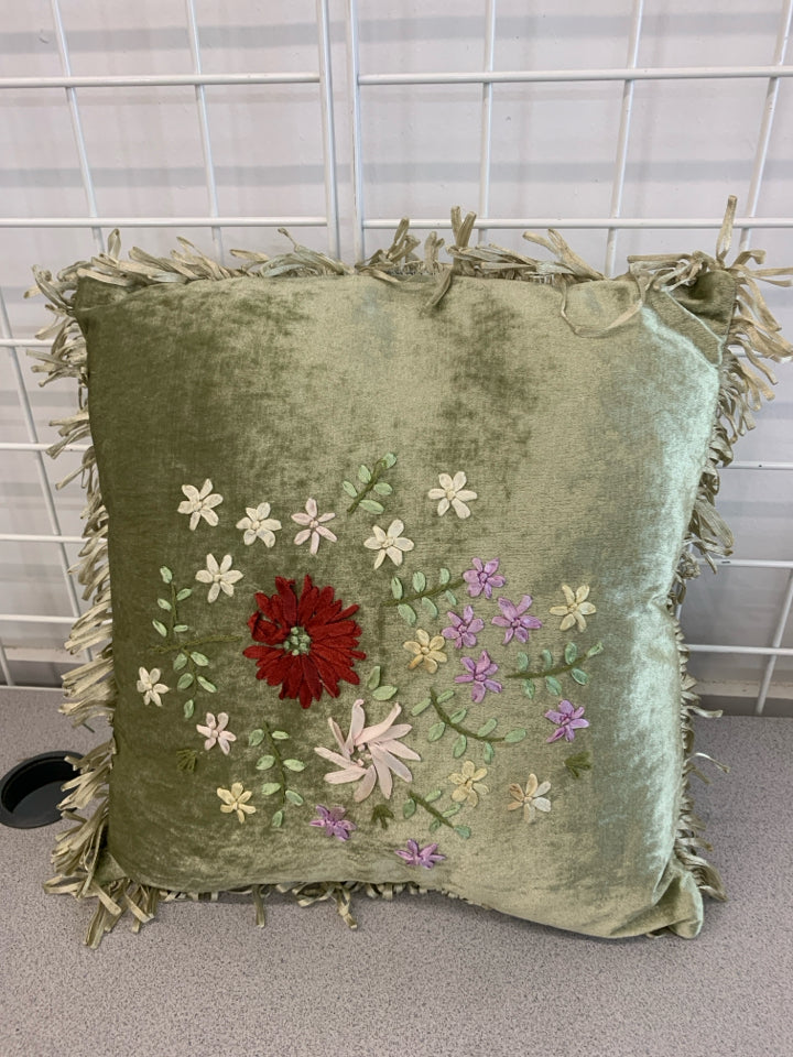 GREEN VELVET FLORAL PILLOW W/FRINGE.
