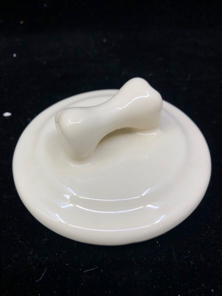 CREAM DOG MUG W LID.