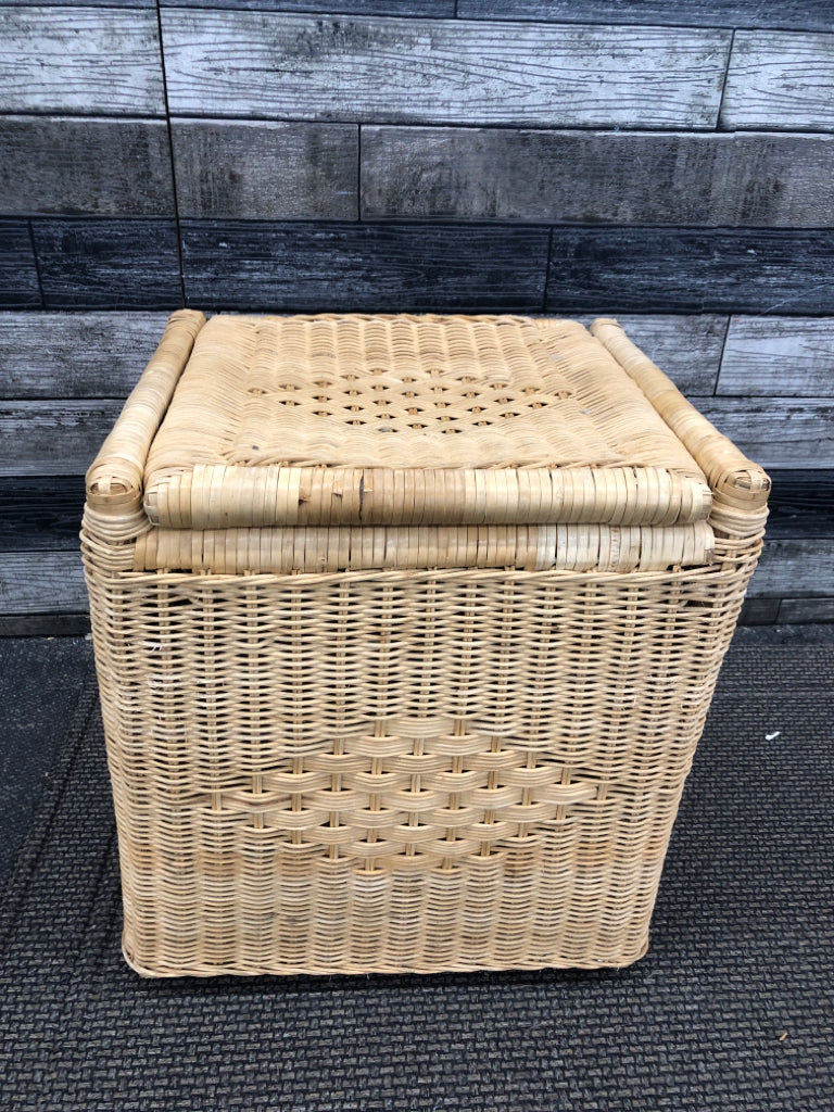 WICKER STORAGE BASKET.