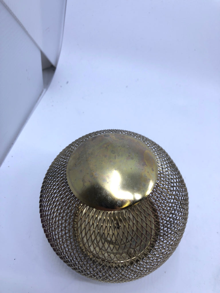 GOLD MESH ORNAMENT W REMOVABLE TOP.