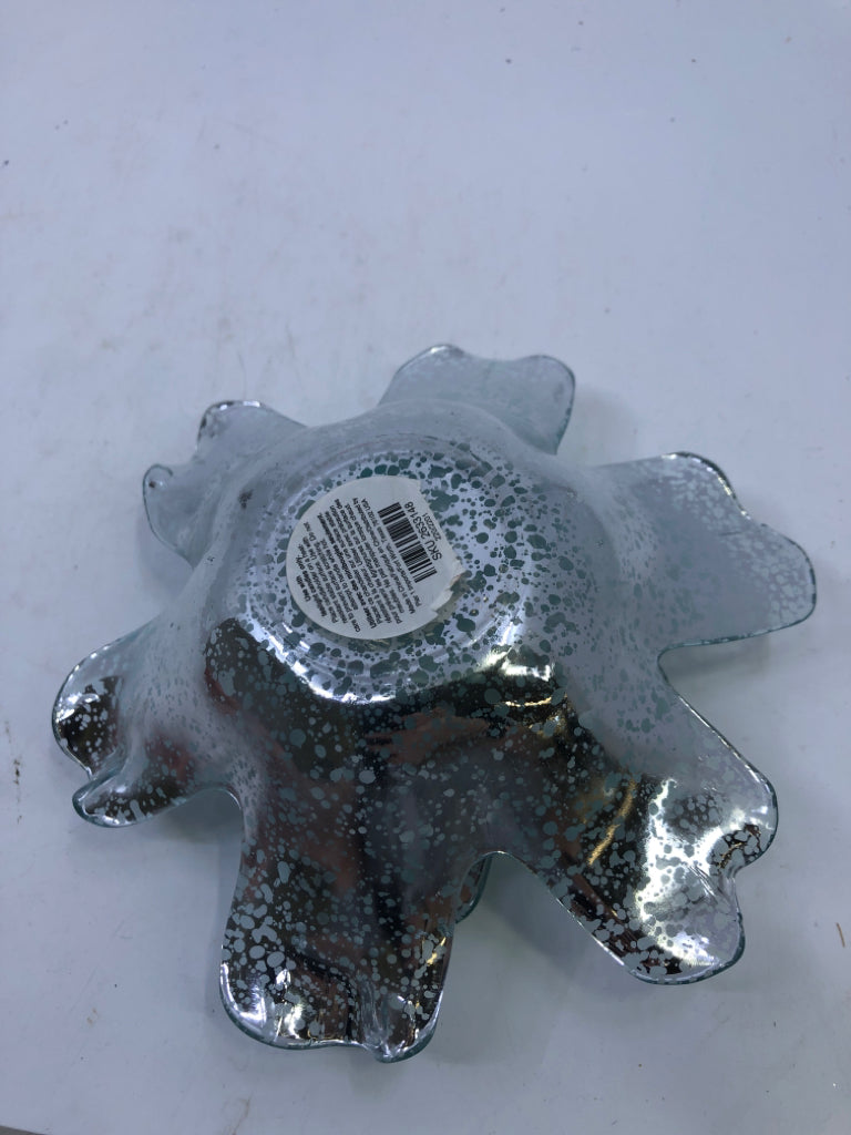 MERCURY GLASS FLOWER TEA LIGHT HOLDER.