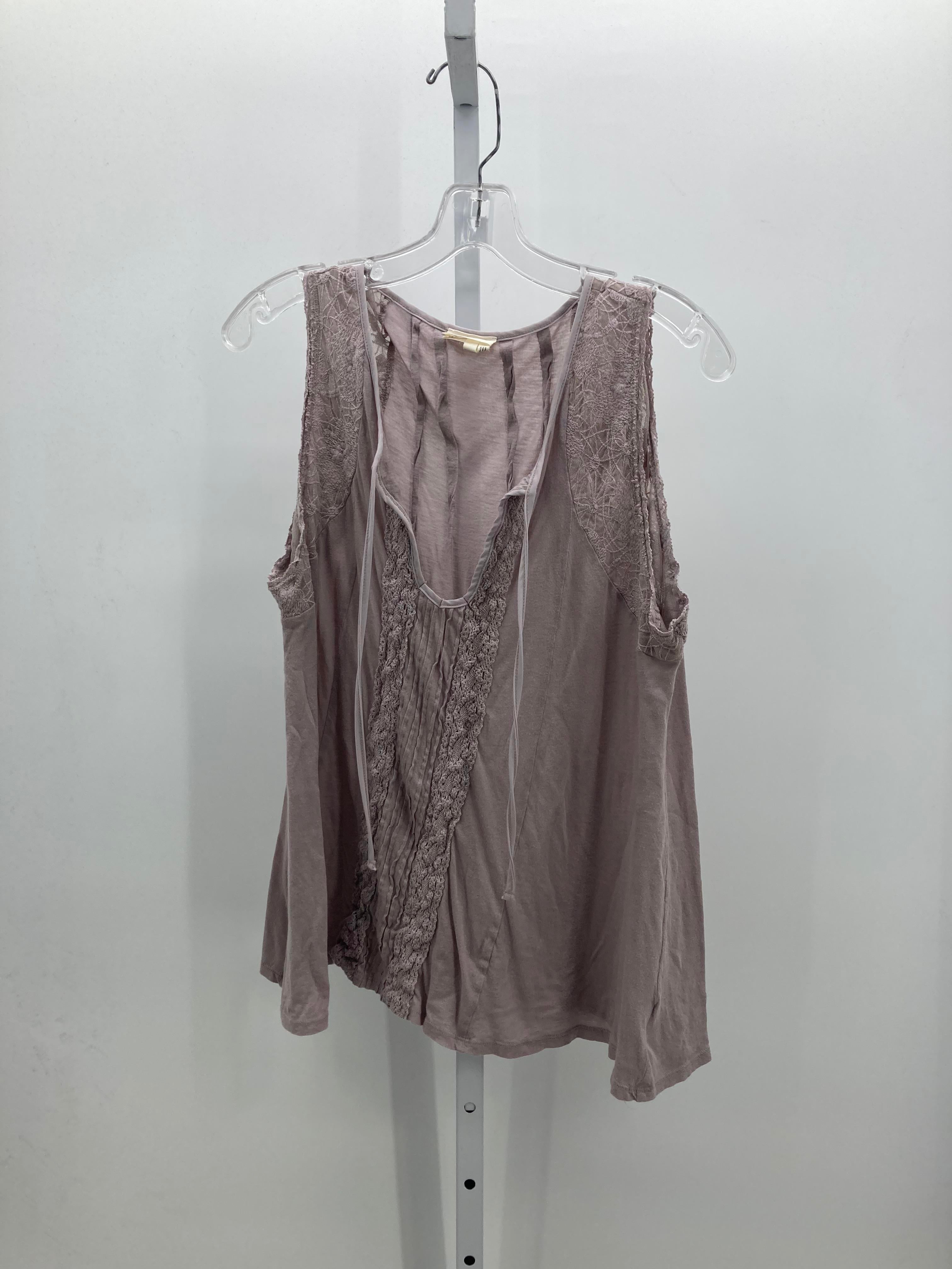 Size Extra Large Misses Sleeveless Shirt