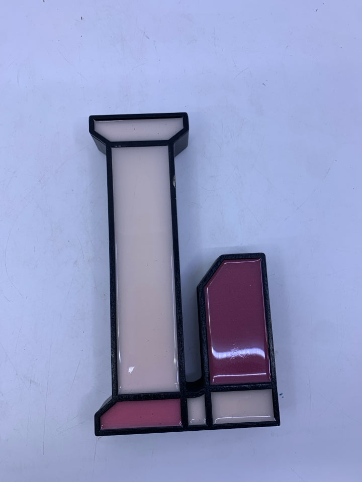 "L" PINK/BLACK STANDING SIGN ASHLAND.
