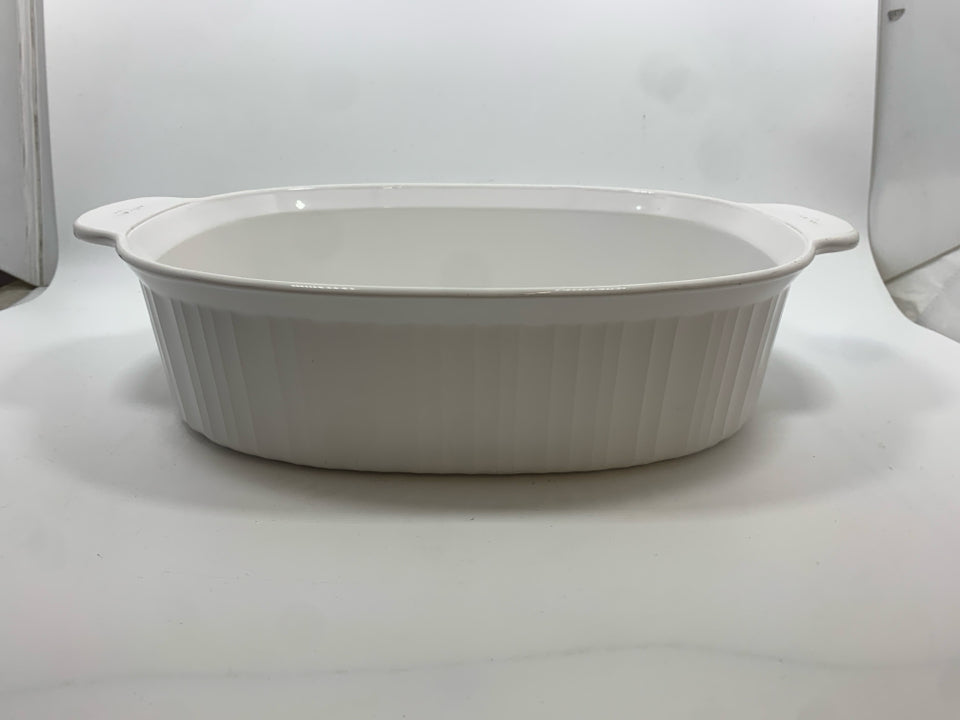 FRENCH WHITE OVAL CASSEROLE DISH - CORNINGWARE.