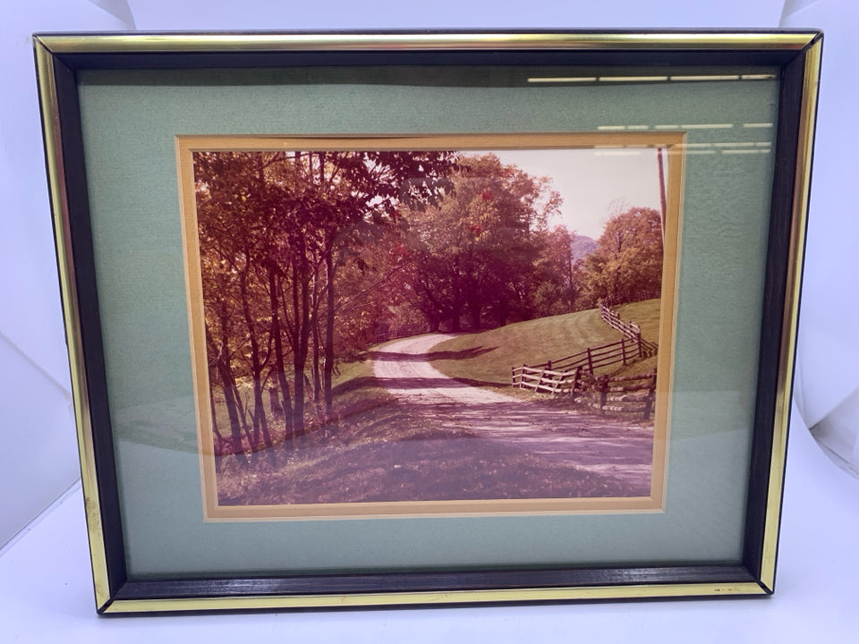 TRAIL W FENCE VTG FRAMED PHOTO.