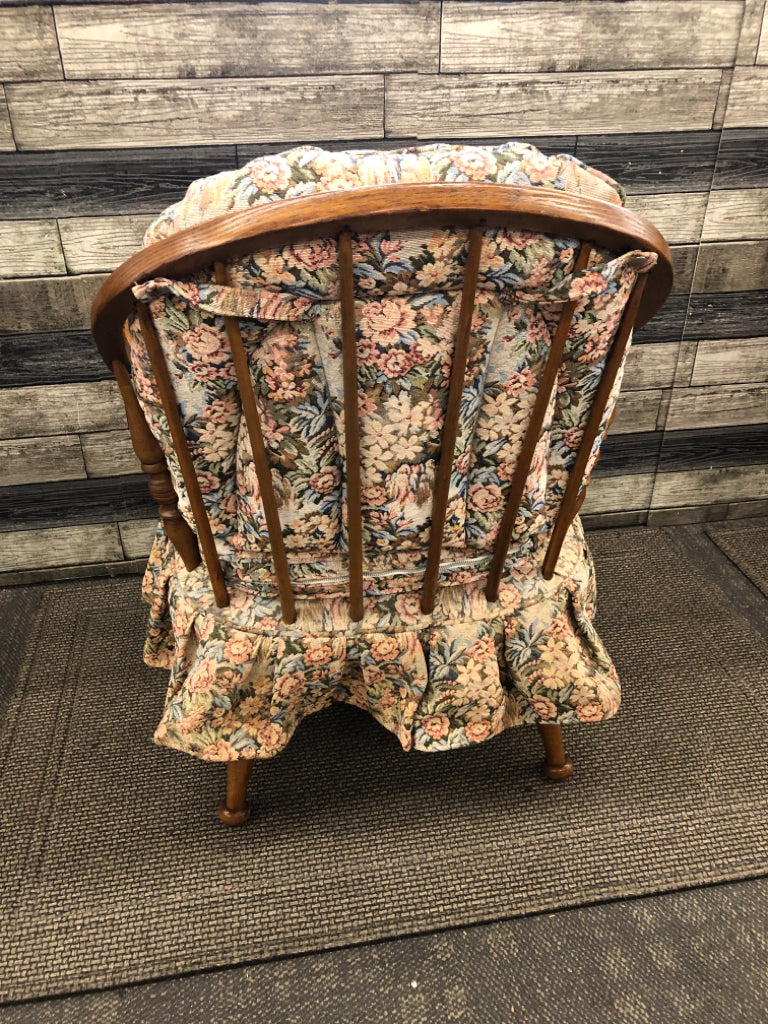 VTG LOW CUSHION WOOD CHAIR FLORAL PATTERN.