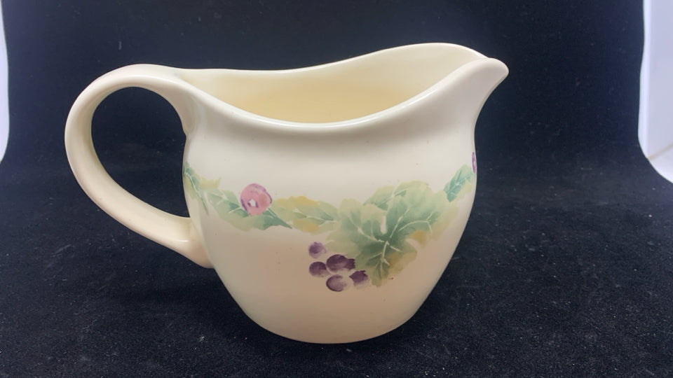JAMBERRY SHORT PITCHER.