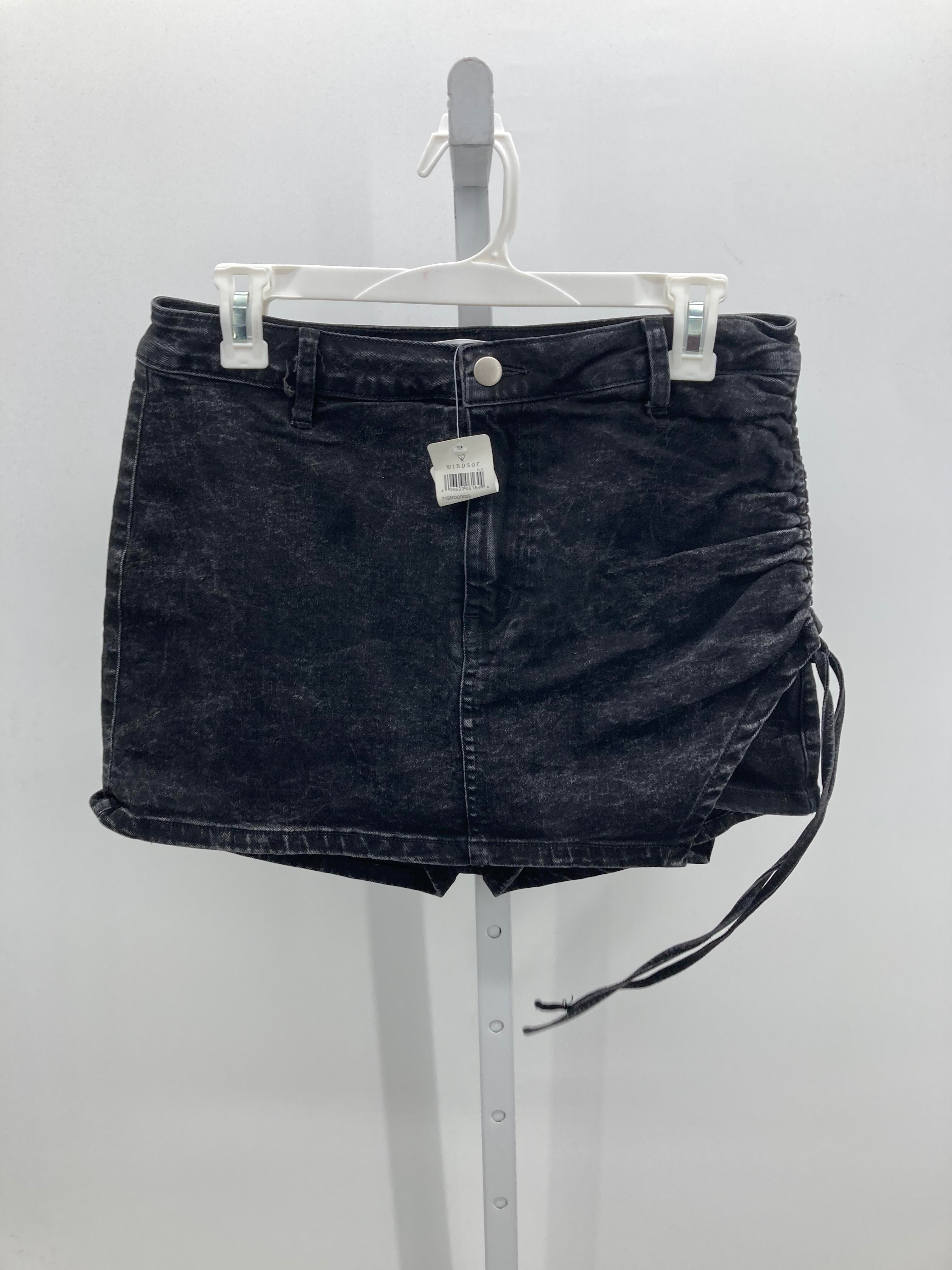 Size Large Juniors Skirt