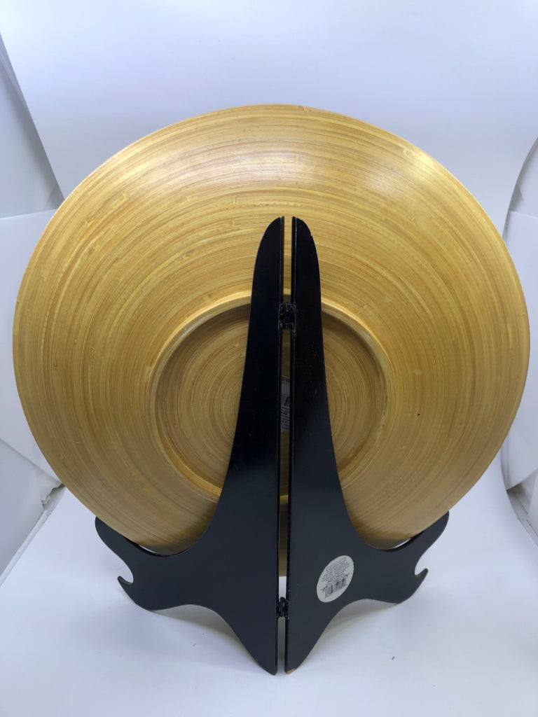 BAMBOO PLATE ON BLACK STAND DECOR.