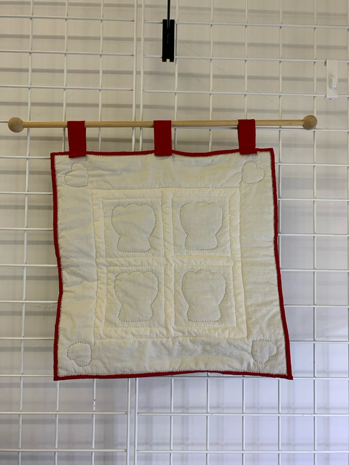 ANGELS QUILTED SQUARE WALL HANGING W/DOWEL ROD.