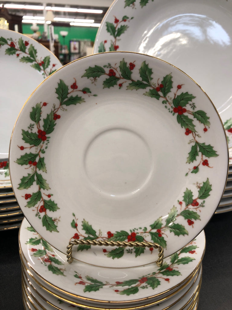32PC NOEL HOLLY DISH SET - CHINA PEARL - SRV FOR 8.