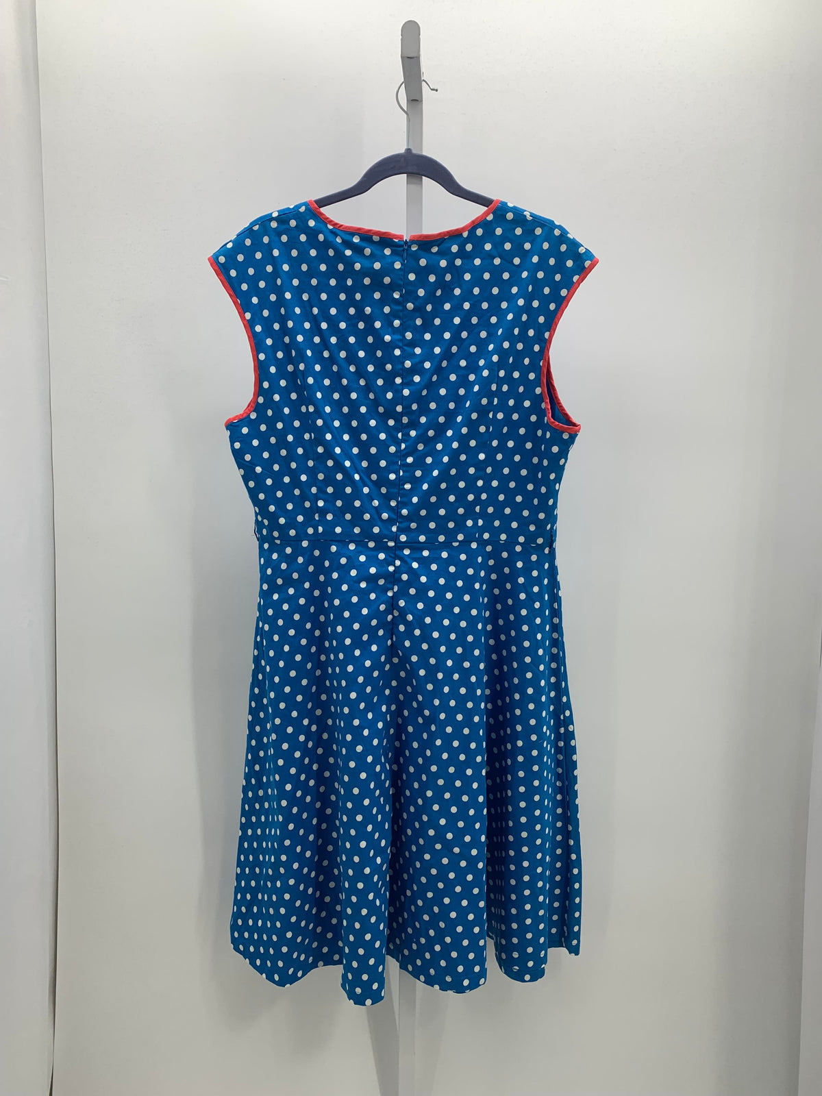 Size 16 Misses Sleeveless Dress