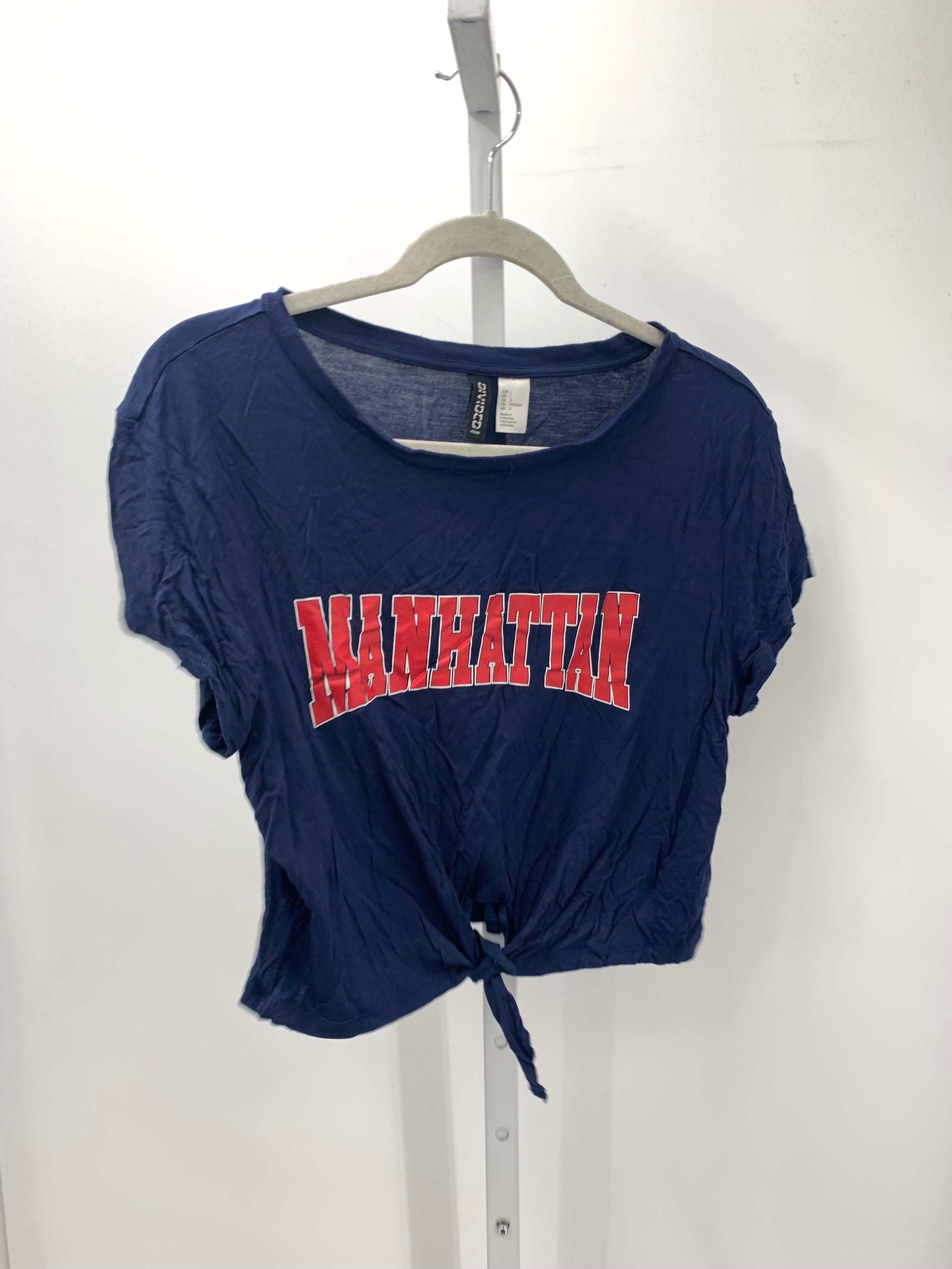 Divided Size Large Juniors Short Sleeve Shirt
