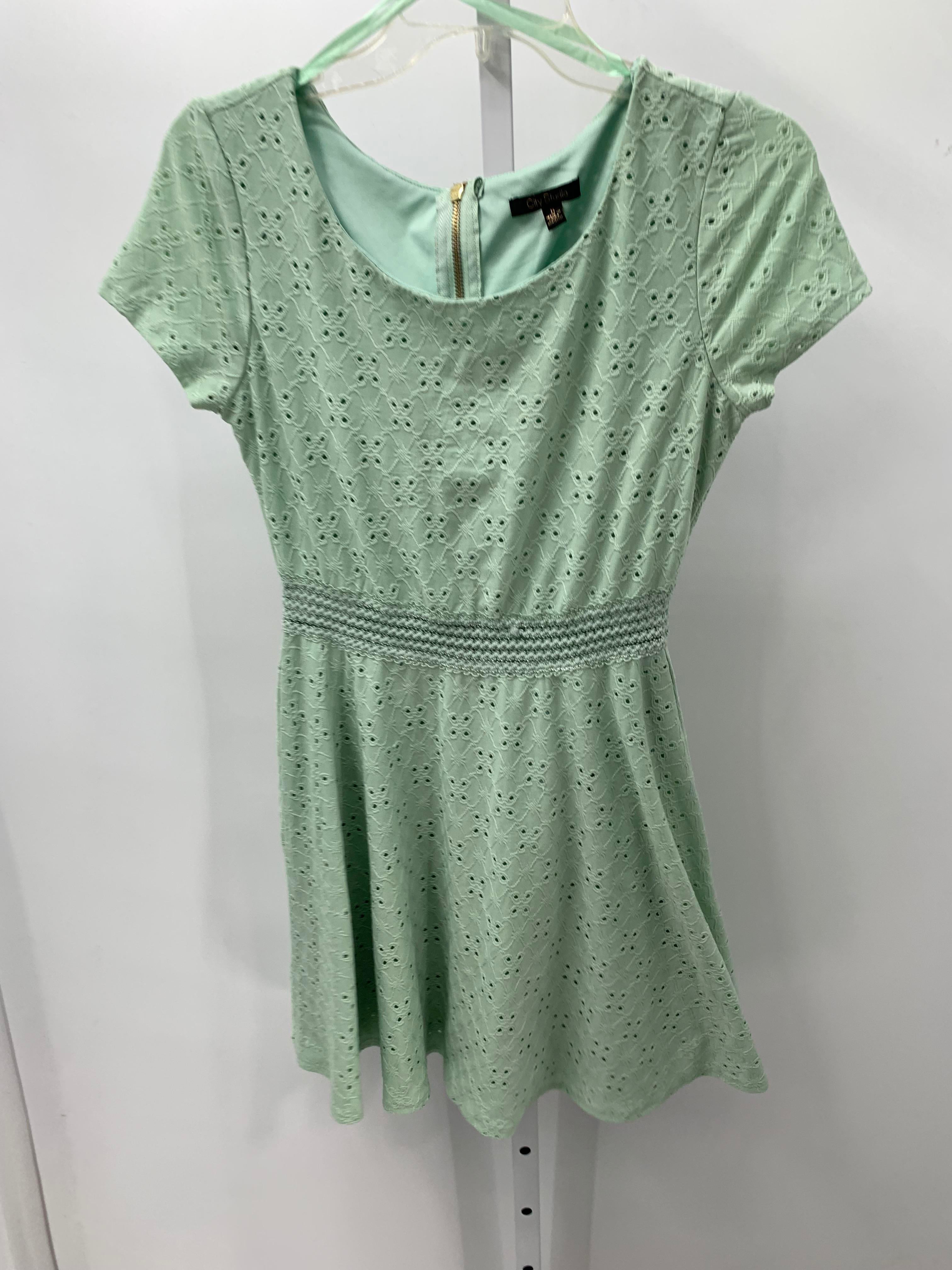 City Studio Size 5 Juniors Short Sleeve Dress